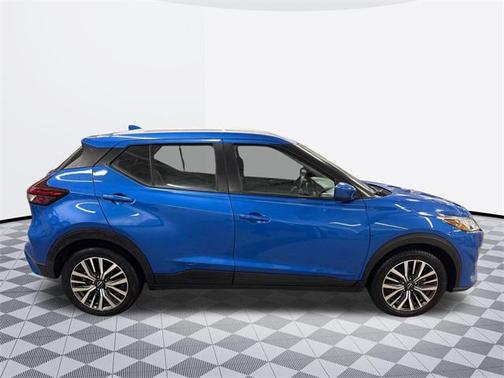 2022 Nissan Kicks SV