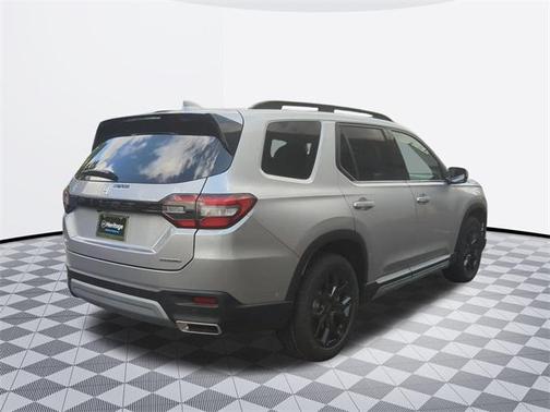 2025 Honda Pilot Touring 8-Passenger