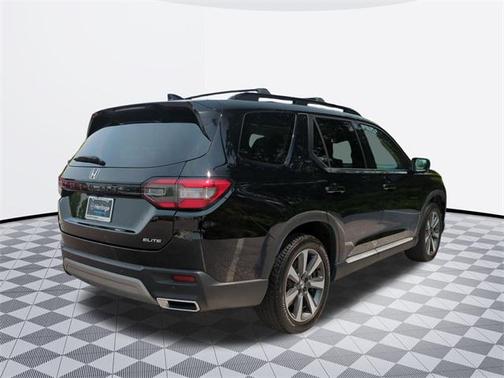 2023 Honda Pilot AWD Elite