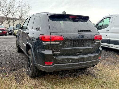 2019 Jeep Grand Cherokee LAREDO