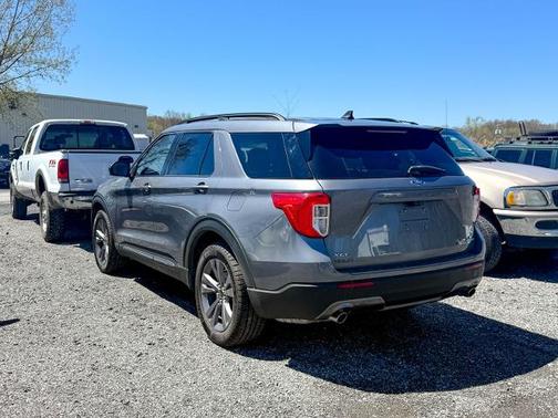 CARBONIZED GRAY METALLIC 2022 Ford Explorer XLT