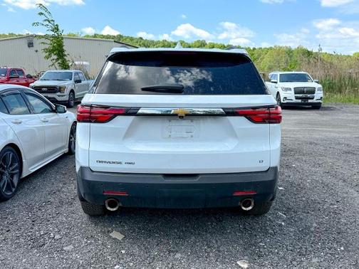 Summit White 2023 Chevrolet Traverse LT CLOTH