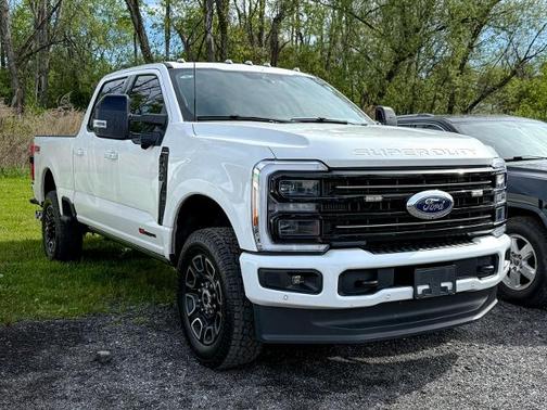 STAR WHITE 2025 Ford F-350 PLATINUM Truck