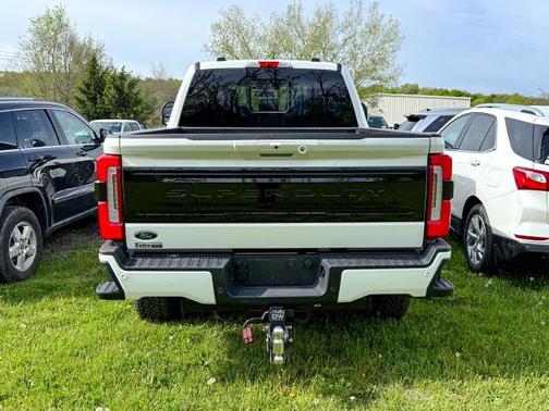 STAR WHITE 2025 Ford F-350 PLATINUM