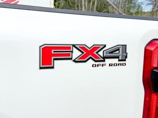 STAR WHITE 2025 Ford F-350 PLATINUM