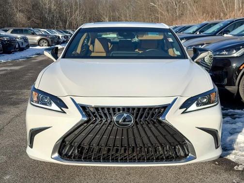 2022 Lexus ES 350 BASE