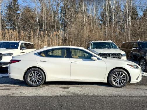 2022 Lexus ES 350 BASE