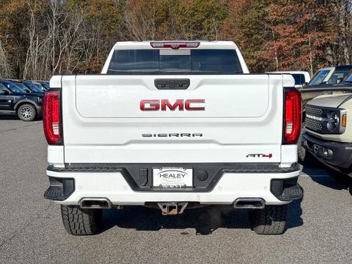2022 GMC Sierra 1500 Limited AT4