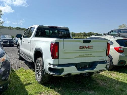 2022 GMC Sierra 1500 Limited AT4