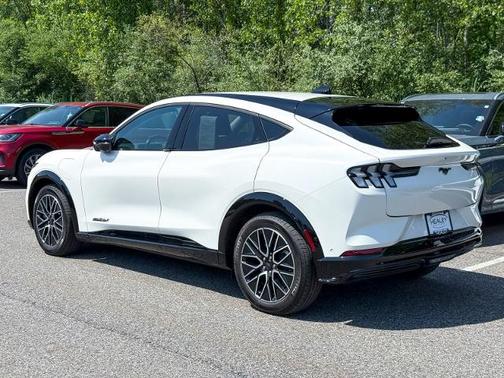2024 Ford Mustang Mach-E PREMIUM