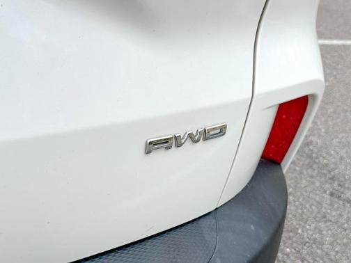 STAR WHITE METALLIC TRI-COA 2021 Ford Escape SE