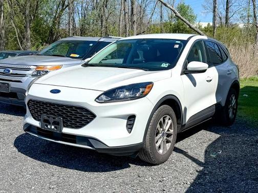 STAR WHITE METALLIC TRI-COA 2021 Ford Escape SE