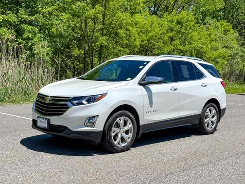 Iridescent Pearl Tricoat 2021 Chevrolet Equinox PREMIER