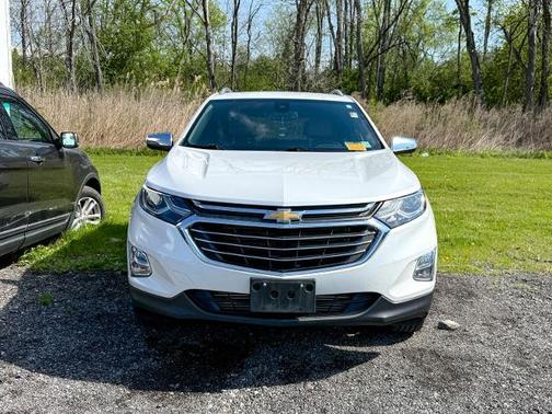 Iridescent Pearl Tricoat 2021 Chevrolet Equinox PREMIER