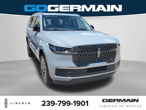 Gray Mist Metallic Tri-Coat 2026 Lincoln Navigator Reserve