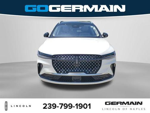 White Platinum Metallic Tri-Coat 2026 Lincoln Nautilus Reserve