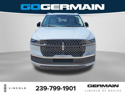 Gray Mist Metallic Tri-Coat 2026 Lincoln Navigator Reserve