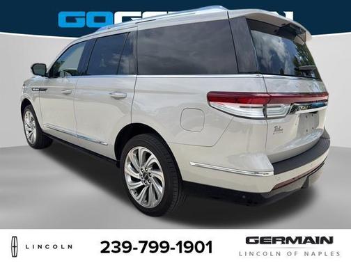 Ceramic Pearl Metallic Tri-Coat 2024 Lincoln Navigator Reserve