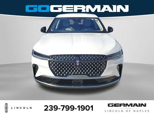 White Platinum Metallic Tri-Coat 2026 Lincoln Nautilus Premiere