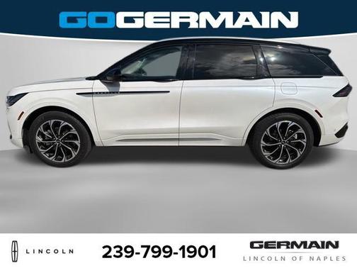 White Platinum Metallic Tri-Coat 2024 Lincoln Nautilus Reserve