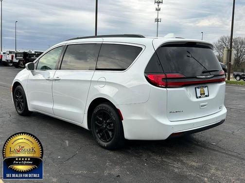 2022 Chrysler Pacifica Touring-L
