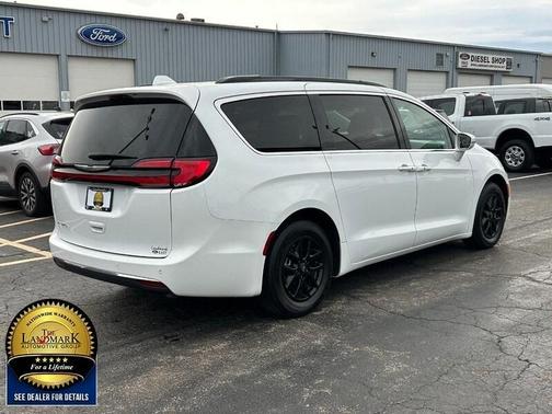2022 Chrysler Pacifica Touring-L