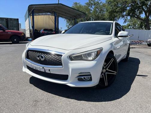 2017 INFINITI Q50 Base