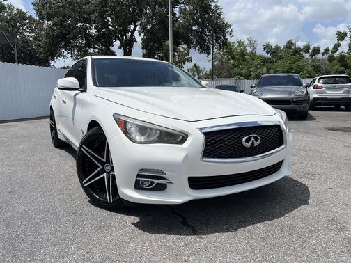 2017 INFINITI Q50 Base