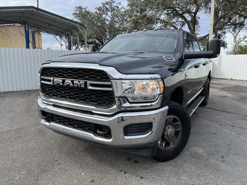 2020 RAM 2500 Tradesman Crew Cab 4X4 6'4' Box