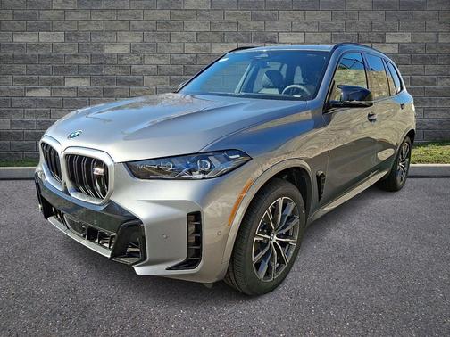 Skyscraper Grey Metallic 2026 BMW X5 M60i