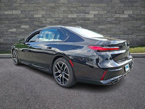 Black Sapphire Metallic 2024 BMW 760 xDrive