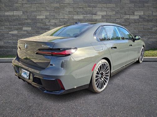 Dravit Grey Metallic 2026 BMW 750e i xDrive