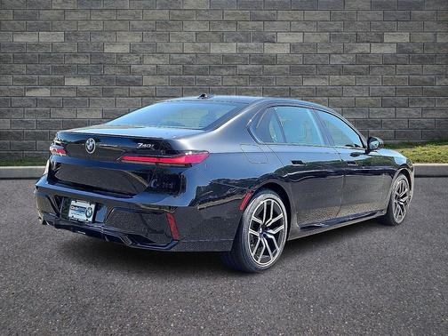 Black Sapphire Metallic 2026 BMW 740 xDrive
