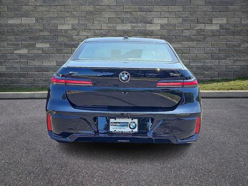 Black Sapphire Metallic 2026 BMW 740 xDrive