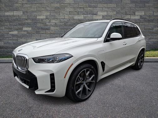 Alpine White 2026 BMW X5 PHEV xDrive50e