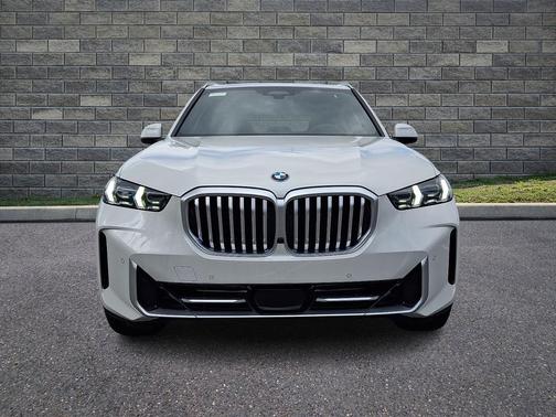 Mineral White Metallic 2026 BMW X5 xDrive40i