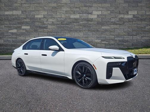 Alpine White 2024 BMW 740 xDrive