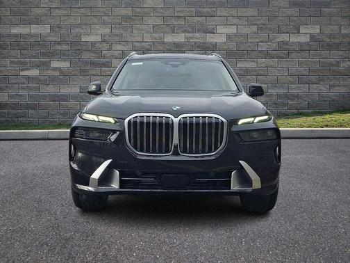 Black Sapphire Metallic 2026 BMW X7 xDrive40i