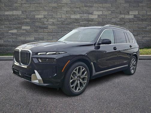 Black Sapphire Metallic 2026 BMW X7 xDrive40i
