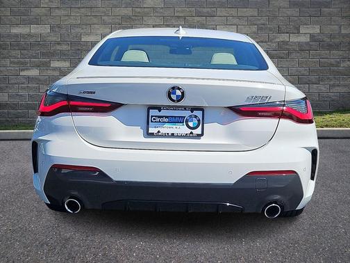 Alpine White 2022 BMW 430 i xDrive