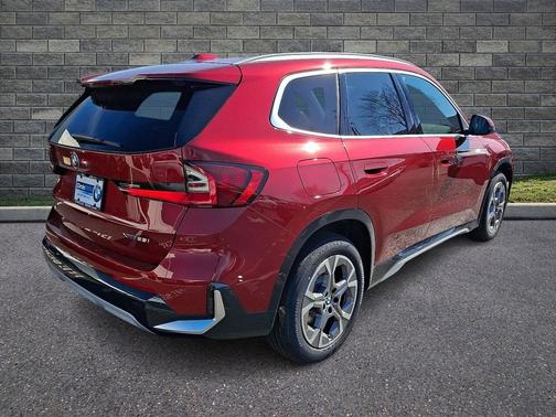 Vegas Red Metallic 2026 BMW X1 xDrive28i