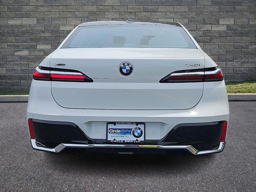 Alpine White 2026 BMW 740 xDrive