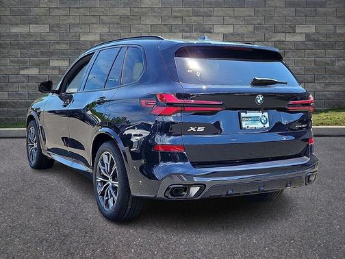 Carbon Black Metallic 2026 BMW X5 xDrive40i