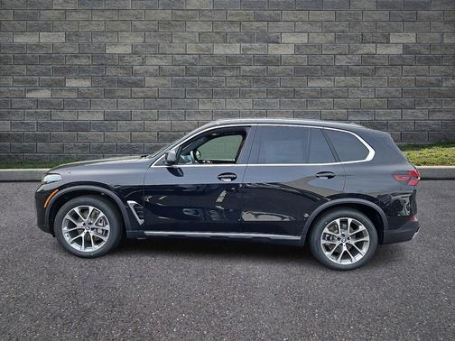 Black Sapphire Metallic 2026 BMW X5 xDrive40i