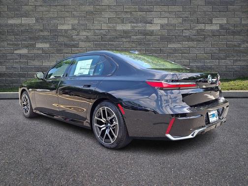 Black Sapphire Metallic 2026 BMW 740 xDrive