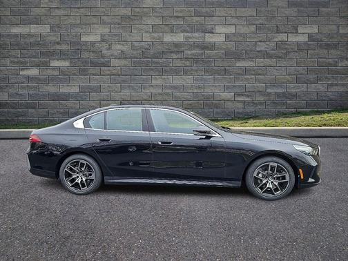 Black Sapphire Metallic 2026 BMW 530 xDrive