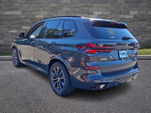 Dravit Grey Metallic 2026 BMW X5 xDrive40i