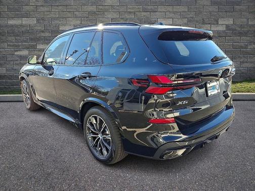 Black Sapphire Metallic 2026 BMW X5 xDrive40i