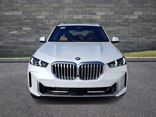Mineral White Metallic 2026 BMW X5 xDrive40i