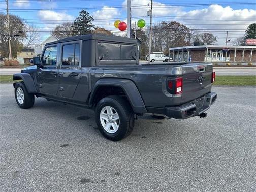 2023 Jeep Gladiator Sport